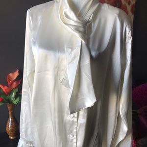 K.B. Lawrence blouse sz 18